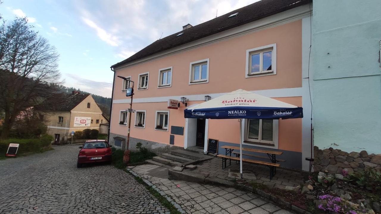 H@M Penzion Zlutice Exterior photo